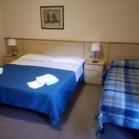 Hotel Lupo Di Mare Marina di Castagneto Carducci Exterior foto